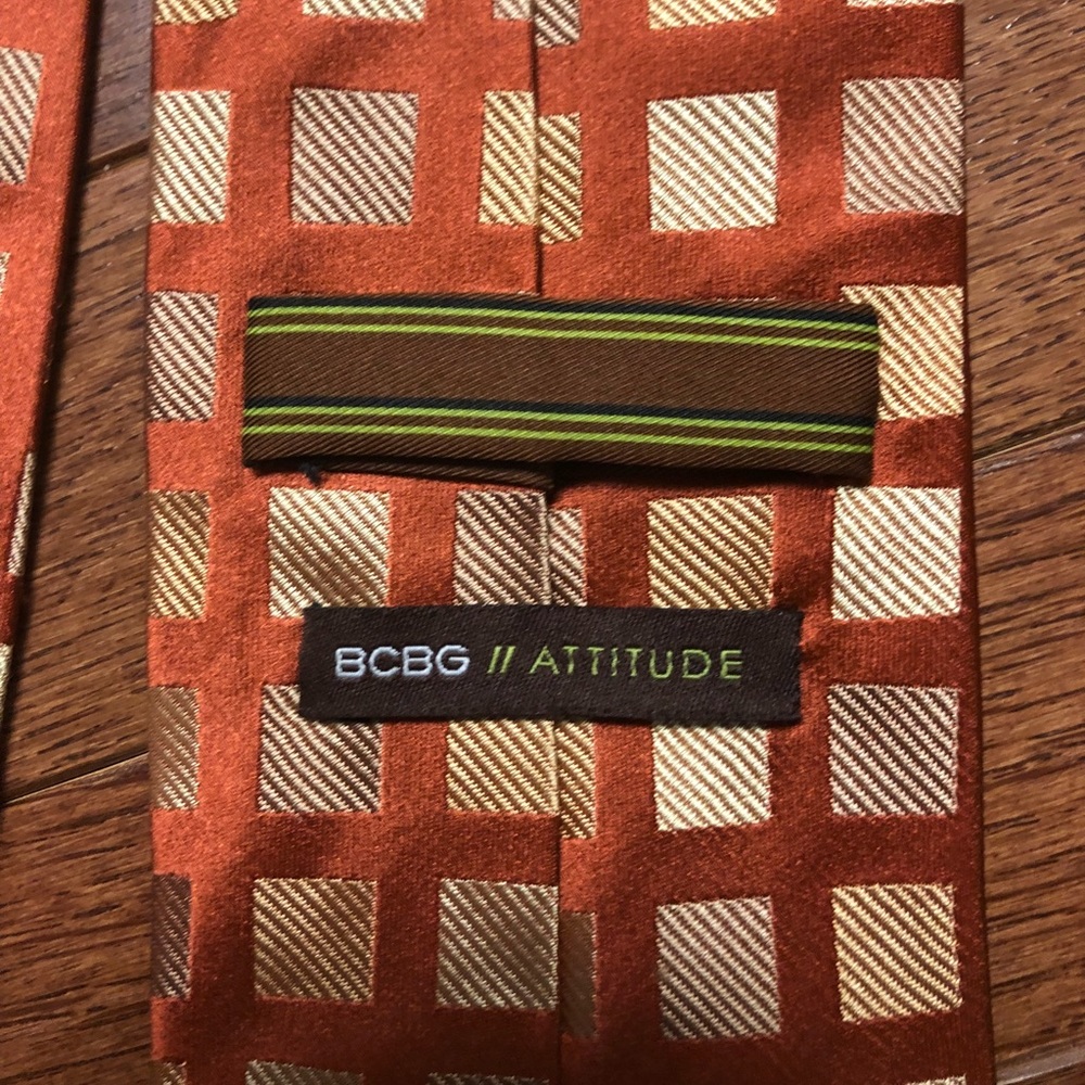 EUC BCBG Attitude Tie